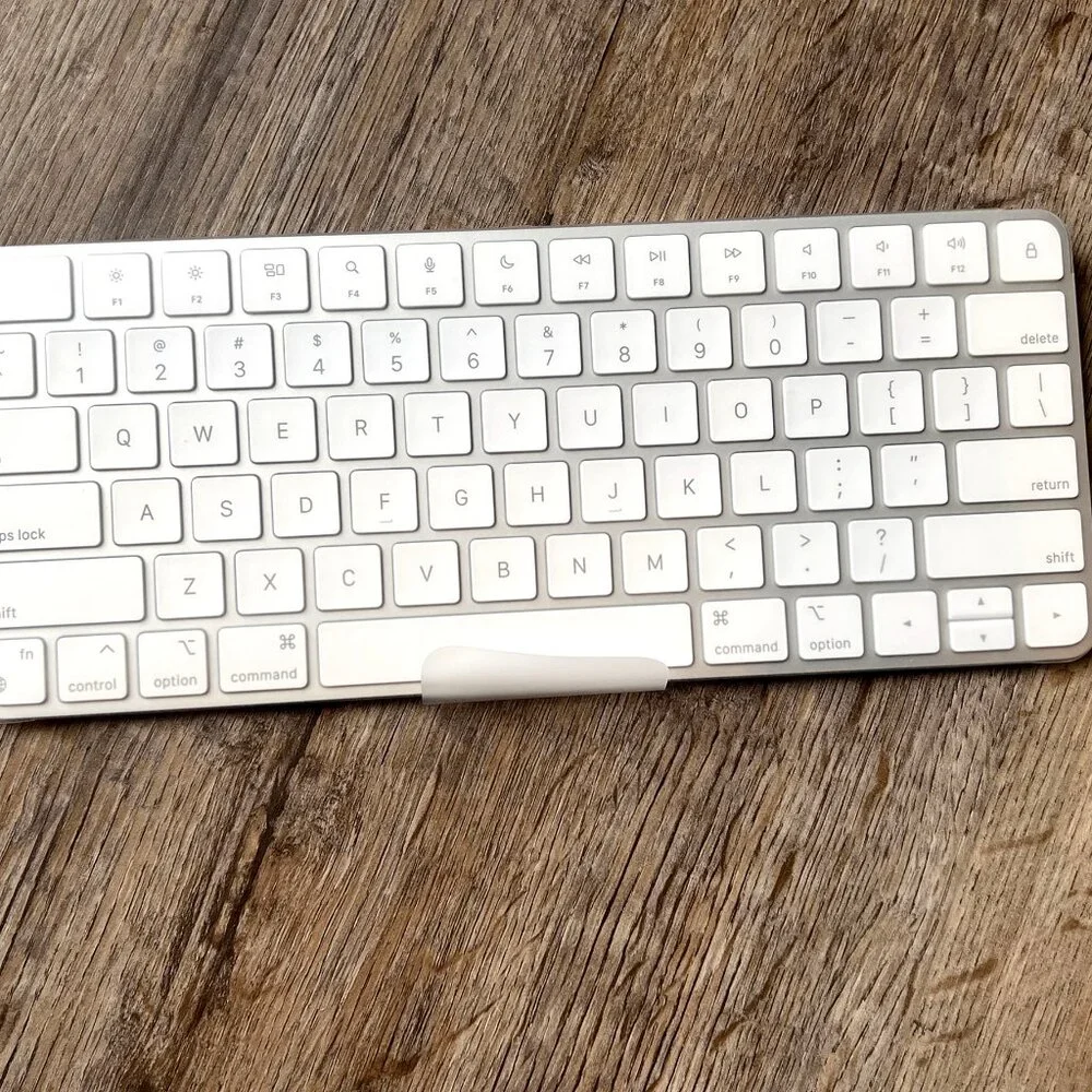 Apple Magic Keyboard wireless